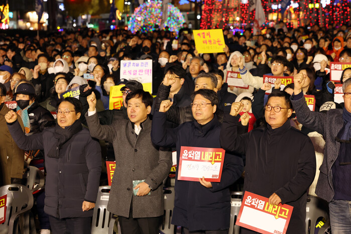 광주 “계엄의 밤, 가장 먼저 깨어 ...