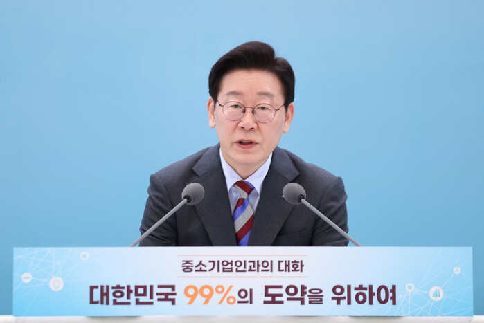 이재명 대통령 62% 상승세…민주 5...
