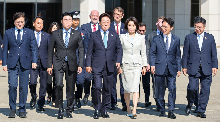 정청래·한병도 없이 출국한 李대통령…...