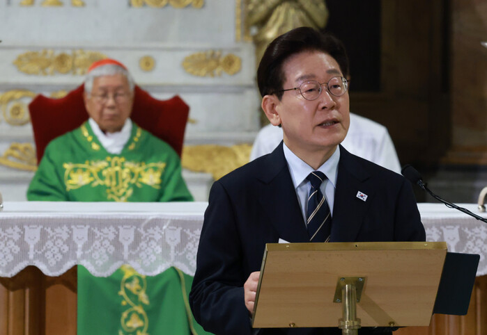 이재명 지지율 50%선 위협…민주당 ...