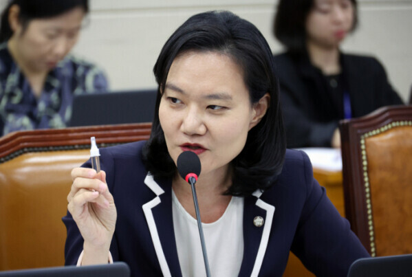 또 김남희...민주당 ‘보완수사권 완...