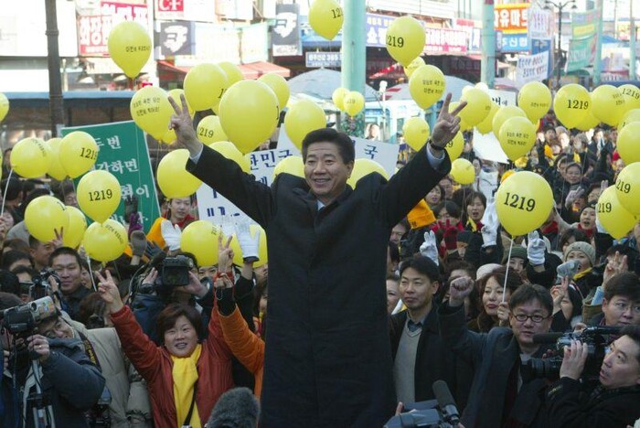 강준만의 ‘팬덤 정치’ 비판, 노사모...