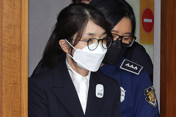 “관저 공사 몰아주고 디올 받았다”....