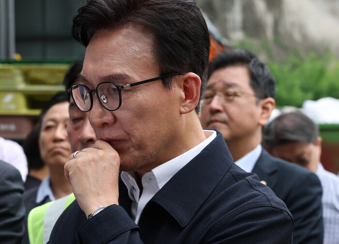 정청래엔 ‘자기 정치’라더니...김민...