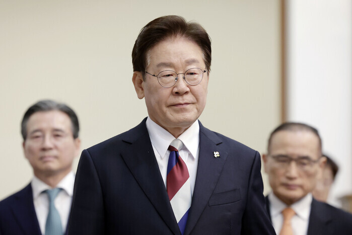 이 대통령 지지율 38% ‘취임 후 ...