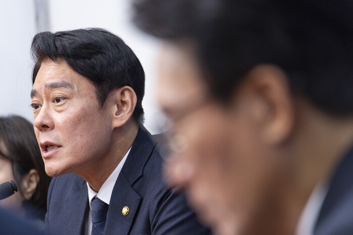 유시민 비판에 민주당 의원들 반발…한...